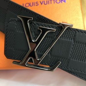 Men’s Louis Vuitton belt